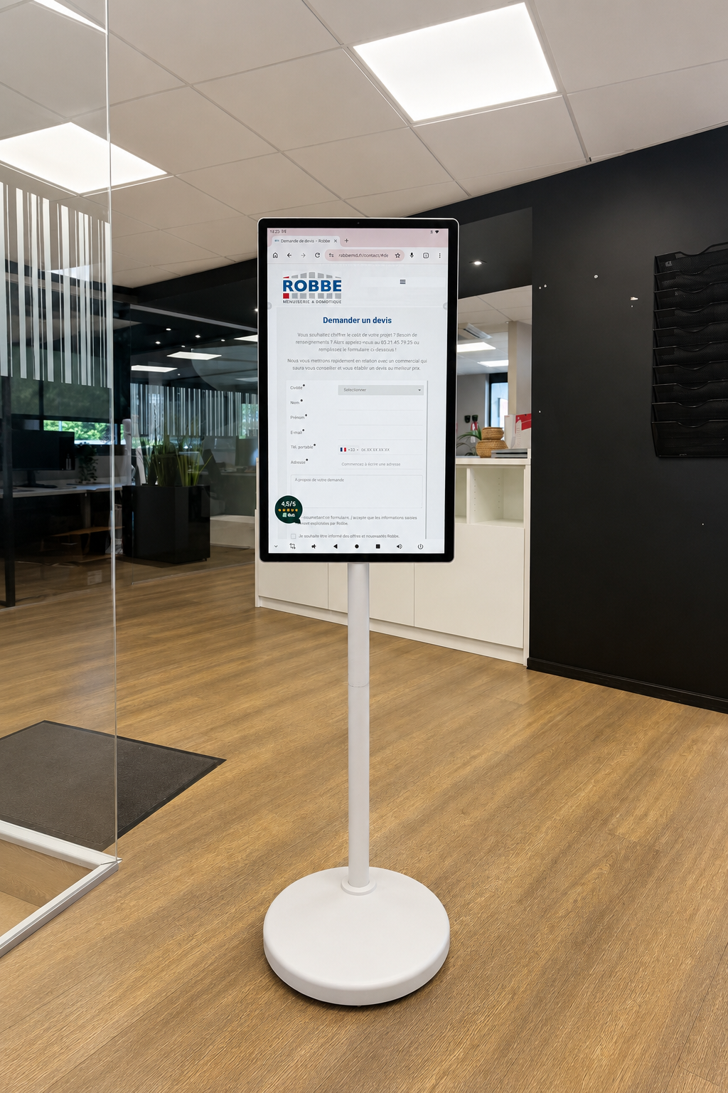 Borne tactile en format vertical